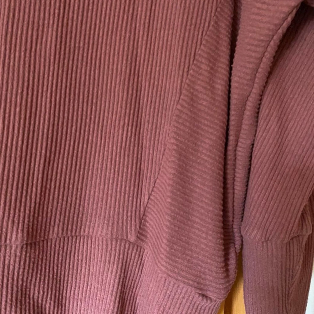 Express L Ribbed Sweater - Picture 2 of 3